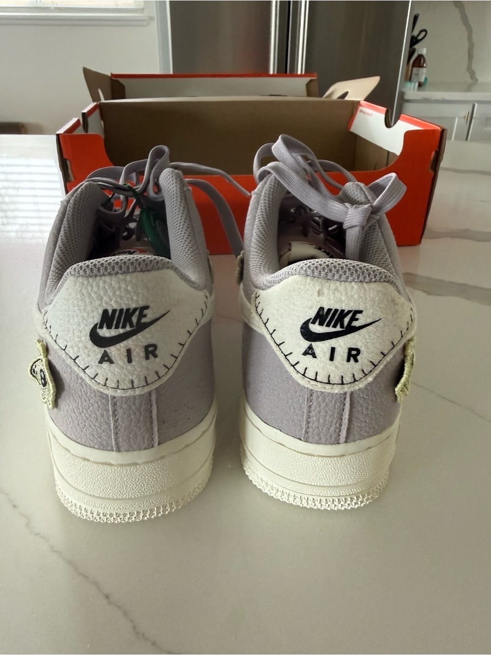 Rare Nike Air Force 1 Low Lavender Grey Butterfly Floral Size 6.5Y/Women’s 8 NWT - Picture 4 of 5